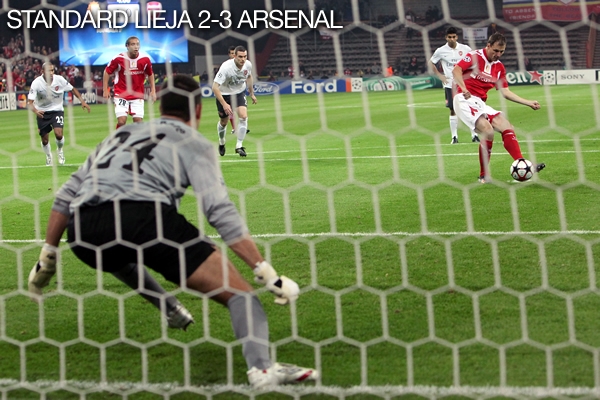 Milan Jovanovic en la ejecución del penal ante el Arsenal.