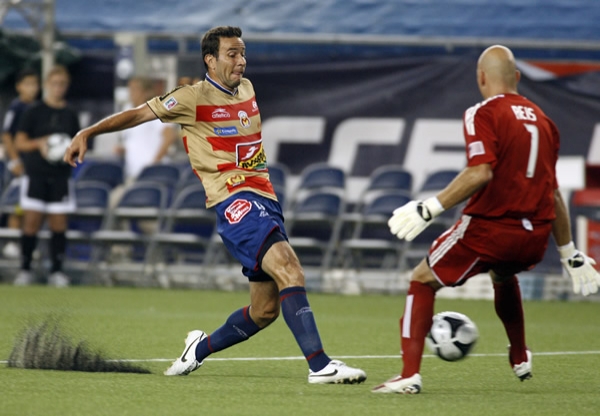 Monarcas Vs. New England 1