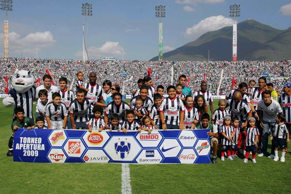 Monterrey es retratado antes del inicio del partido