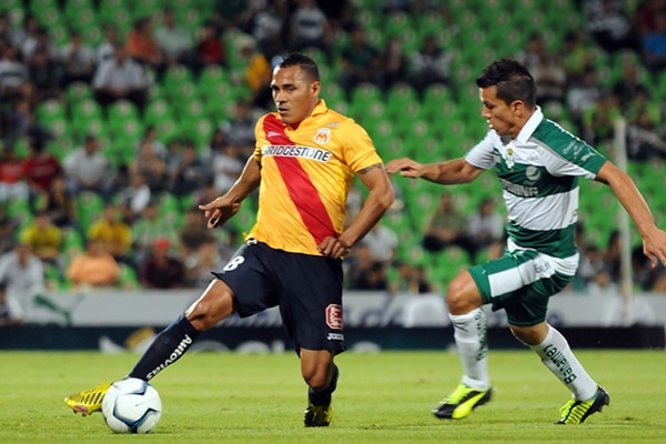 Morelia de inmediato se adueñó de la pelota.