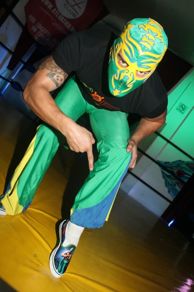 Música, fotos y lucha libre.