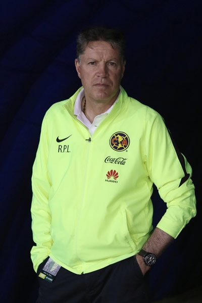 Muy atento, Peláez no perdió detalle.