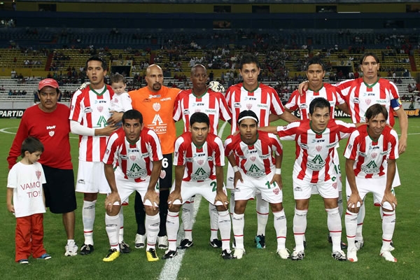Necaxa se toma la tradicional foto de equipo