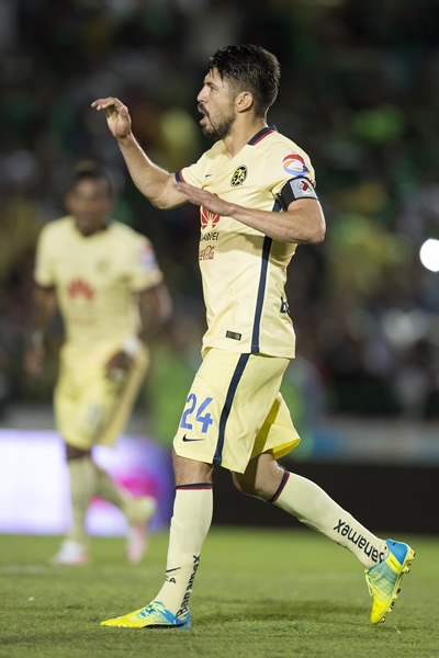 Desde los once pasos, Oribe puso la ventaja en Chiapas.