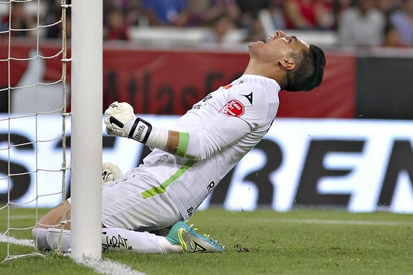 Pero el arquero purépecha atajó el penal en contra.