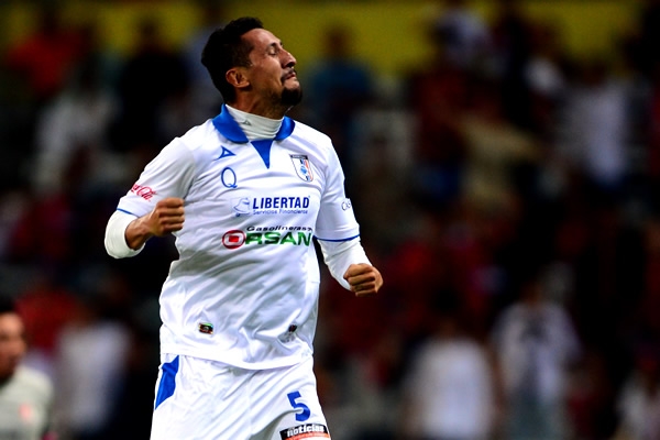 Pero el balón no paso la línea de fondo.