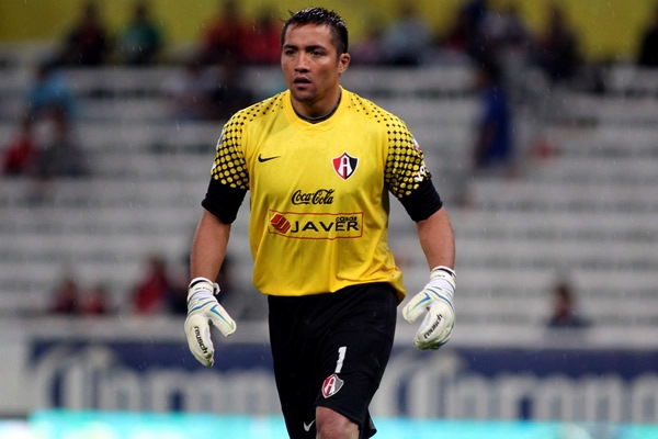 Pinto fue amonestado al minuto 82.