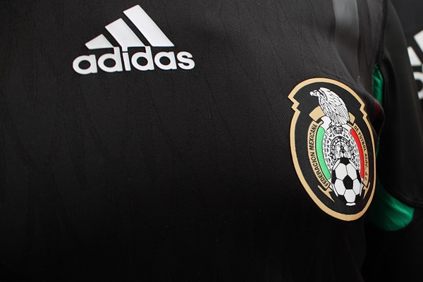 playera negra tri2