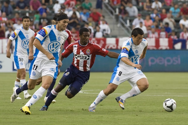 Puebla abrió su participación en el Superliga