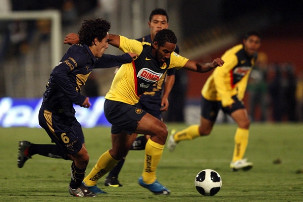 Pumas-América 10