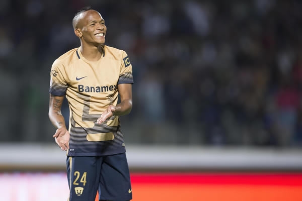 Pumas defendía la ventaja al final del juego.