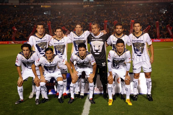Pumas se toma la tradicional foto de equipo