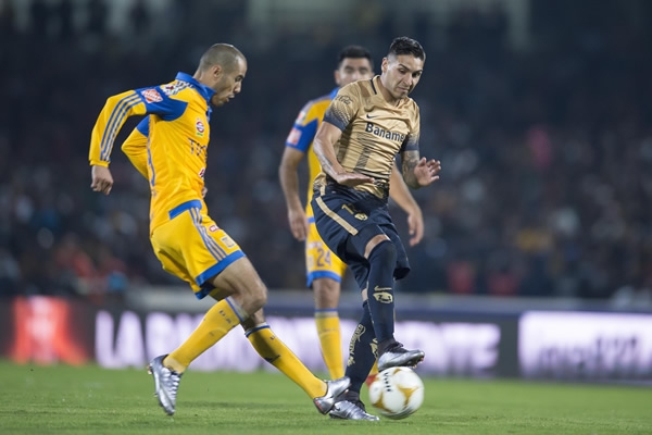 Pumas tiene a Tigres metido en un tercio de terreno.