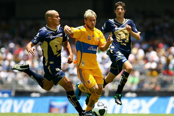 Pumas 1-2 Tigres... Duelo de fieras