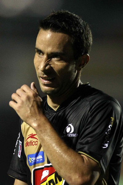 Rey buscó marcar su gol
