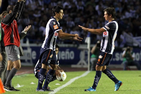 Ricardo Osorio ingresó por Neri Cardozo