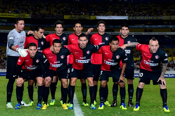 Rivera y Torres vuelve al once inicial.