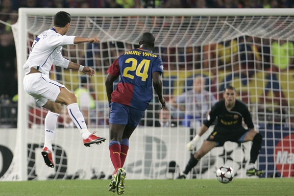 Ronaldo probó en los primeros minutos.
