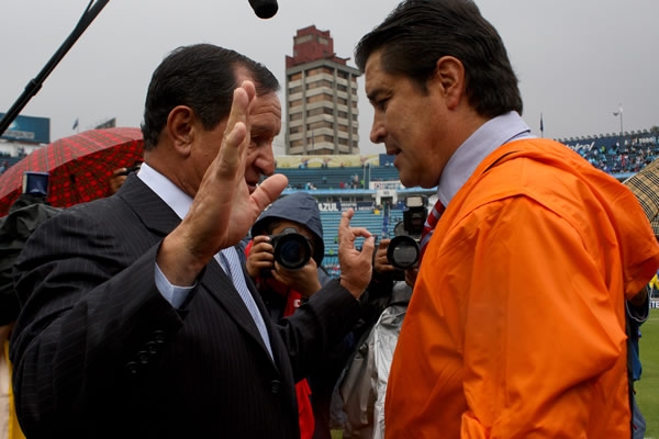 Saludo de D.T. : Meza y Tena.