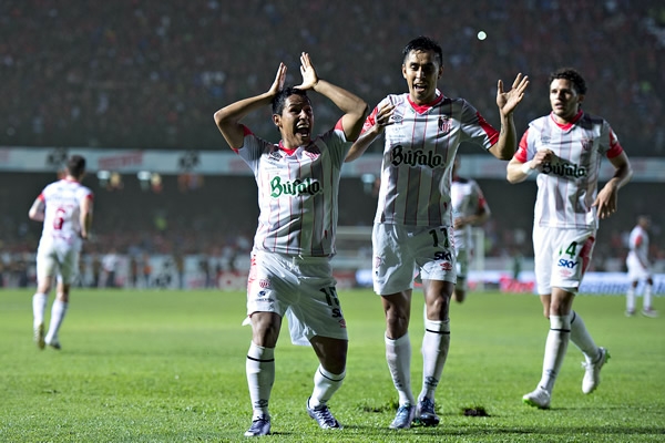 Sánchez respondió y abrió la fiesta.