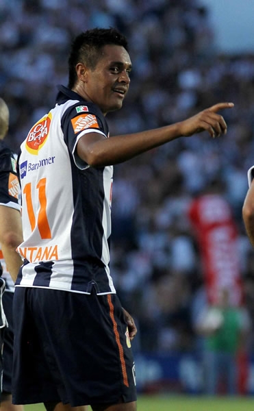 Santana dio un buen partido