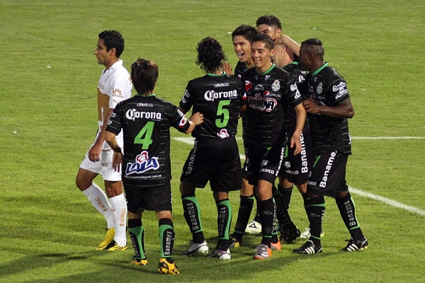 Santos vapuleó a Pumas