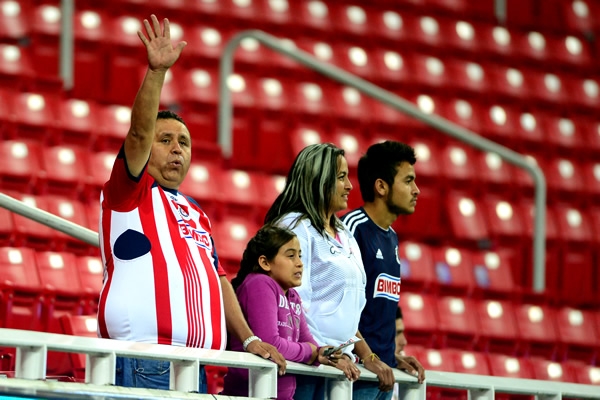 Sin embargo, las familias no defraudan a sus Chivas.