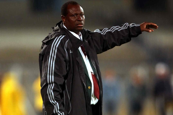 Stuart Charles Fevrier no pudo acomodar bien a sus jugadores.