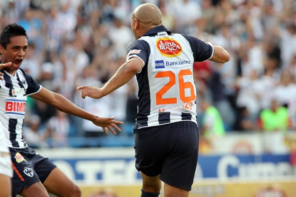 Suazo inaguró el marcador