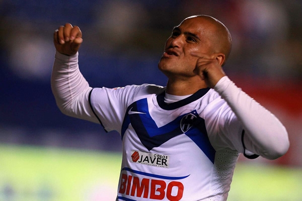 Suazo marcó un gol de Chupete.