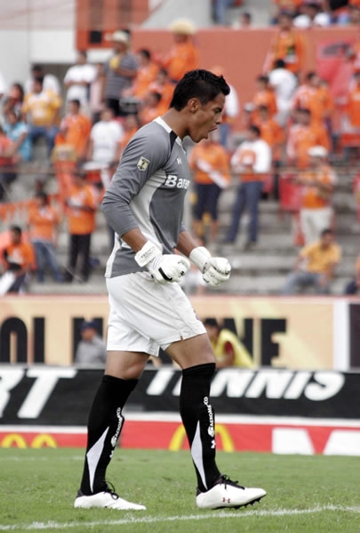 Talavera festeja el empate escarlata