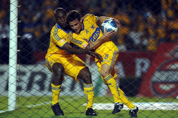 Tigres no bajó los brazos y logró un punto