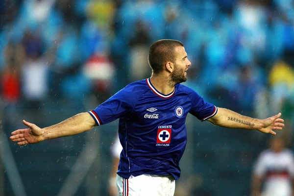 Tito Villa también se hizo presente en el marcador