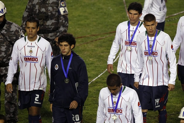 Tristemente las Chivas recogieron sus medallas
