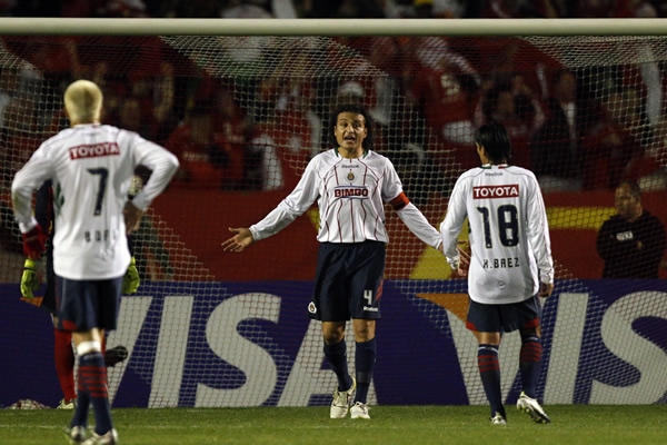 Y Chivas comenzó a caer