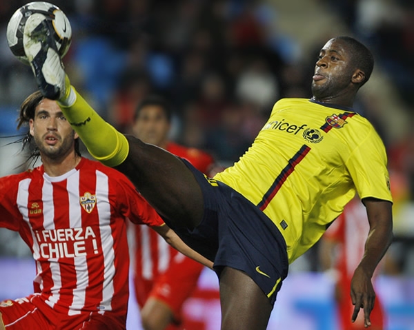 Abidal peleó durante todo el encuentro.