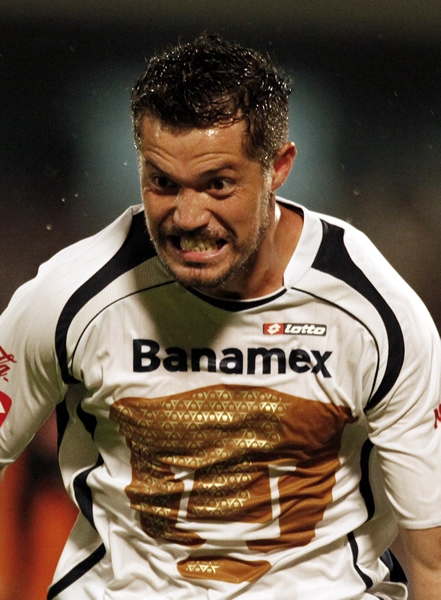 Acción Pumas 1-0 Pachuca.