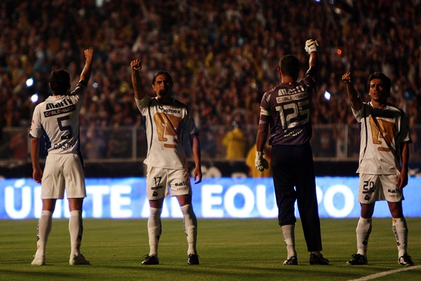 Acción Pumas 1-0 Pachuca.