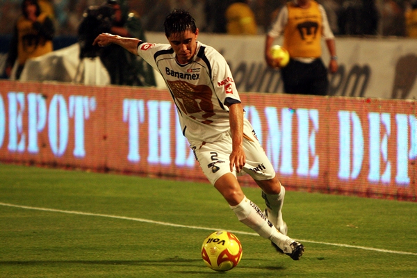 Acción Pumas 1-0 Pachuca.