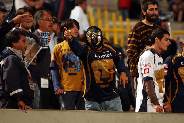 Acción Pumas 1-0 Pachuca.