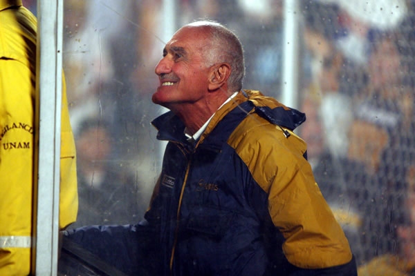 Acción Pumas 1-0 Pachuca.