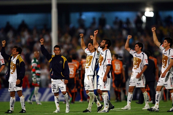 Acción Pumas 1-0 Pachuca.