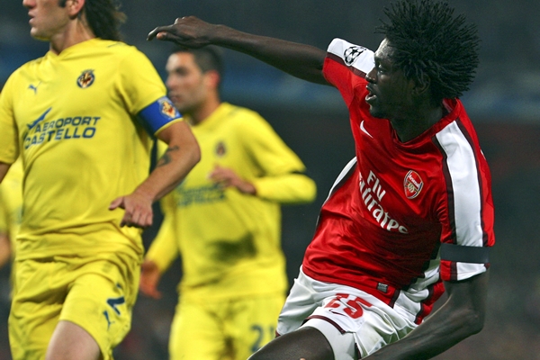 Adebayor, de los más valiosos de la cancha.