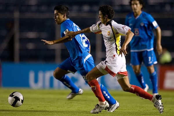 Adrián Cortés buscando llevarse la marca