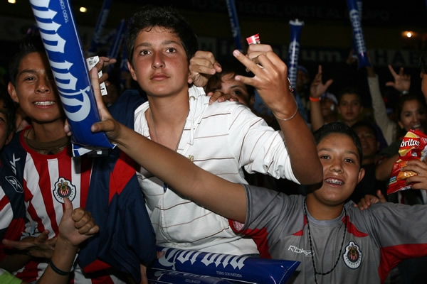 aficionados de chivas ante lanús
