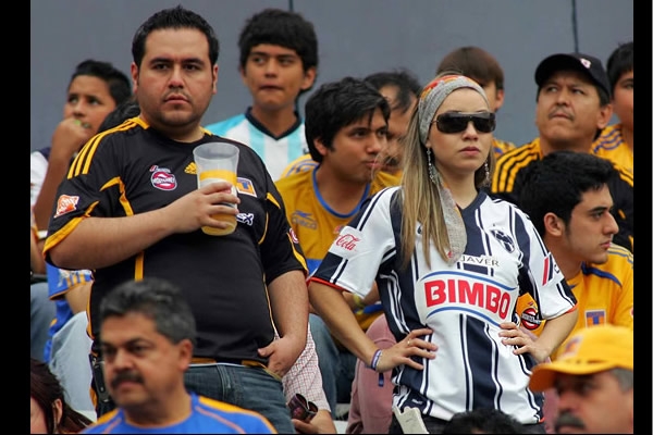 Aficionados de Monterrey esperando el partido.