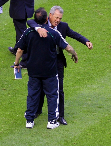 Aguirre y Carrillo festejan el pase