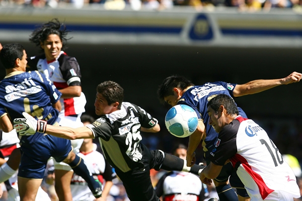 alehandro Palacios estuvo en plan grande también.