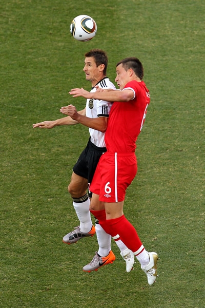 Alemania consguió su pase a Cuartos de Final al derrotar 4-1 a Inglaterra.