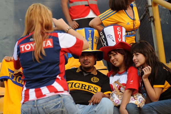Ambas aficiones conviviendo en las gradas